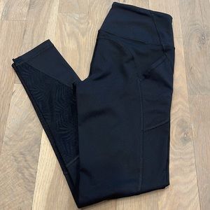 Victoria SPORT Knockout leggings with palm tree mesh